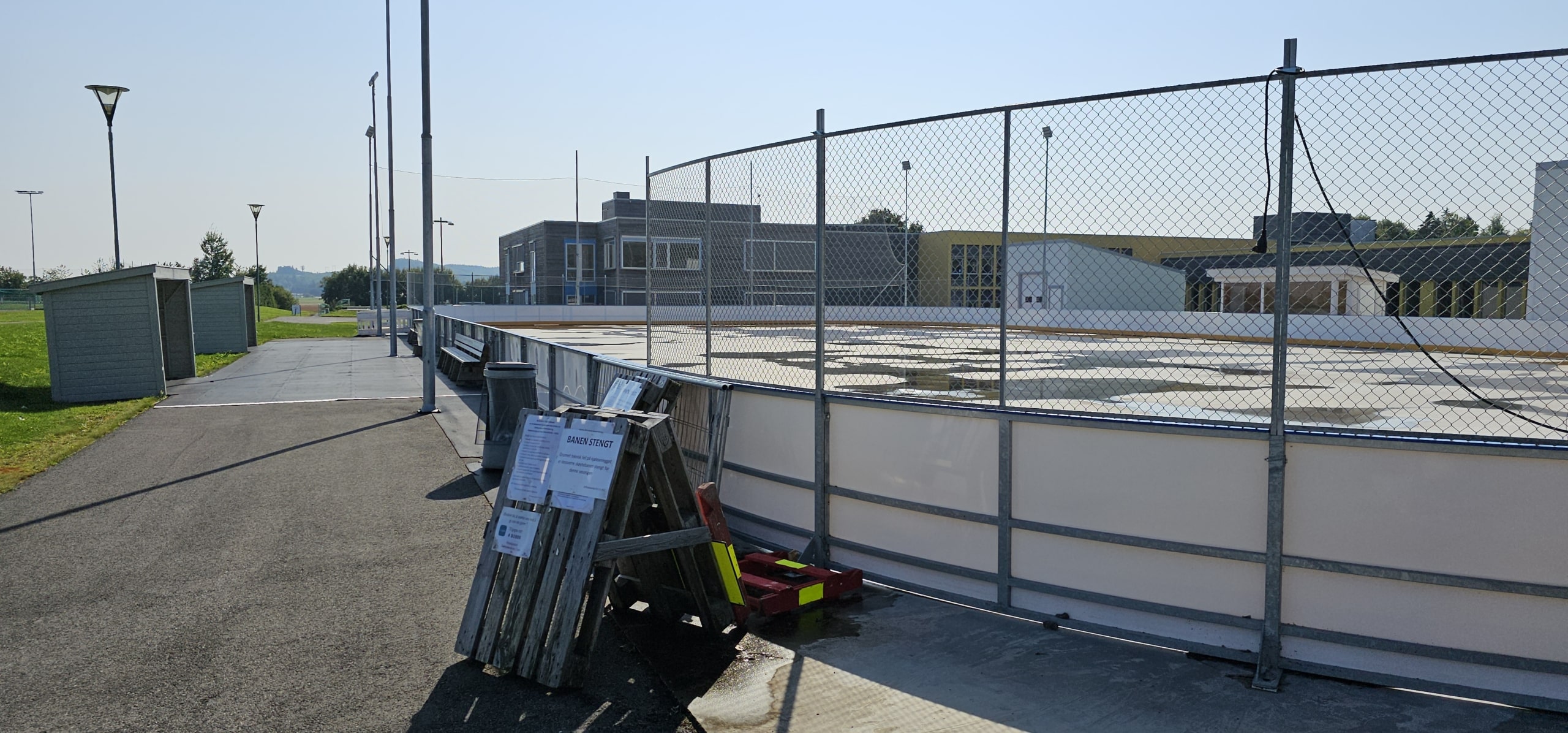 Brukt raita bane 30x60 side med nett